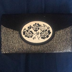 Clutch + crossbody
